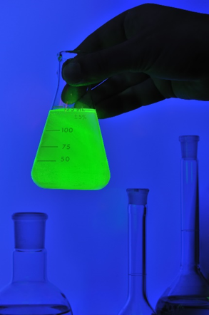 PharmaVialGlowing
